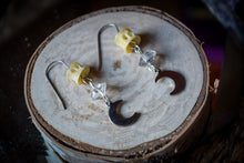 Load image into Gallery viewer, Salmon Vertabrae and Herikmer Moon Drops
